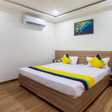 Itsy Hotels Krishna Residency, Govardhan Chauraha Матхура Экстерьер фото
