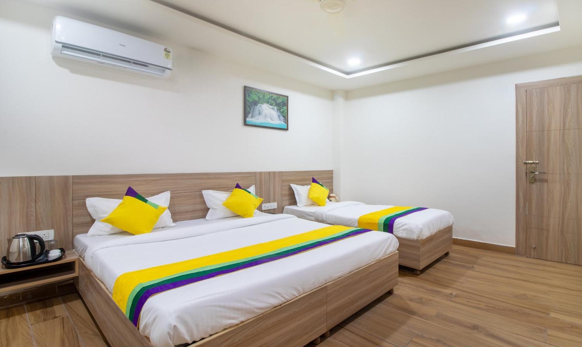 Itsy Hotels Krishna Residency, Govardhan Chauraha Матхура Экстерьер фото