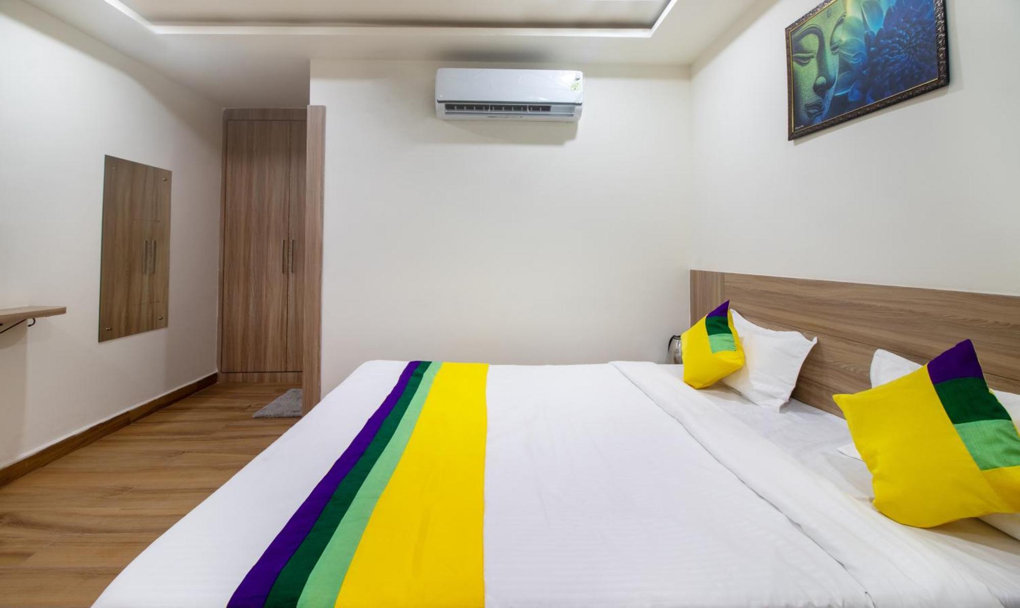 Itsy Hotels Krishna Residency, Govardhan Chauraha Матхура Экстерьер фото